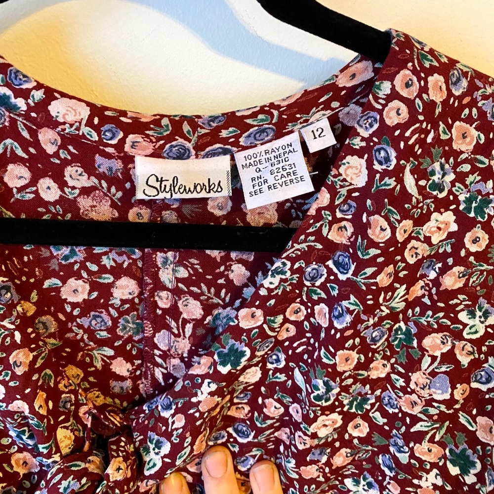 Vintage pink and burgundy floral romper - Picture 4 of 6
